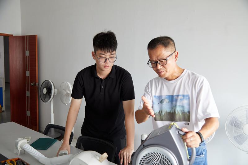 看见00后|高中初试创业，这位00后说“骨子里就不爱打工”