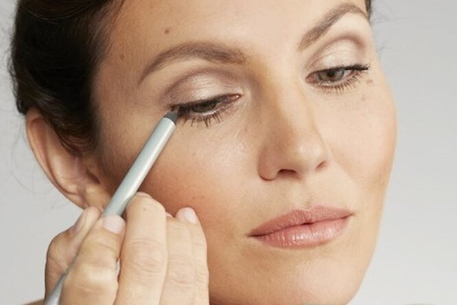 化妆让眼睛变大的画法,眼睛化妆的技巧