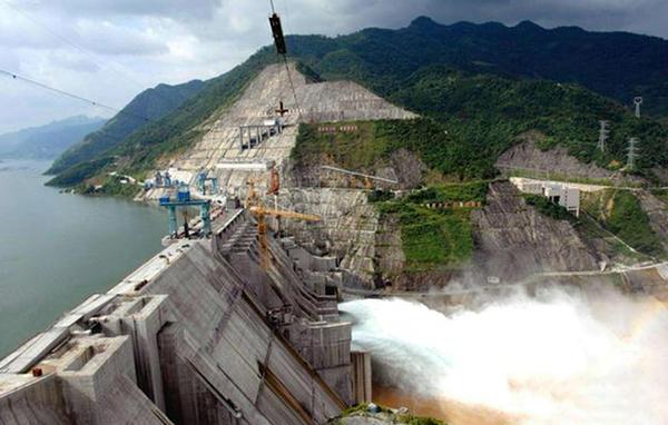 三峡水电站带来的影响,三峡水电站有哪些效益和功用