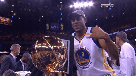 用一生来对抗傲慢与偏见，万字长文记录库里的乔丹精神