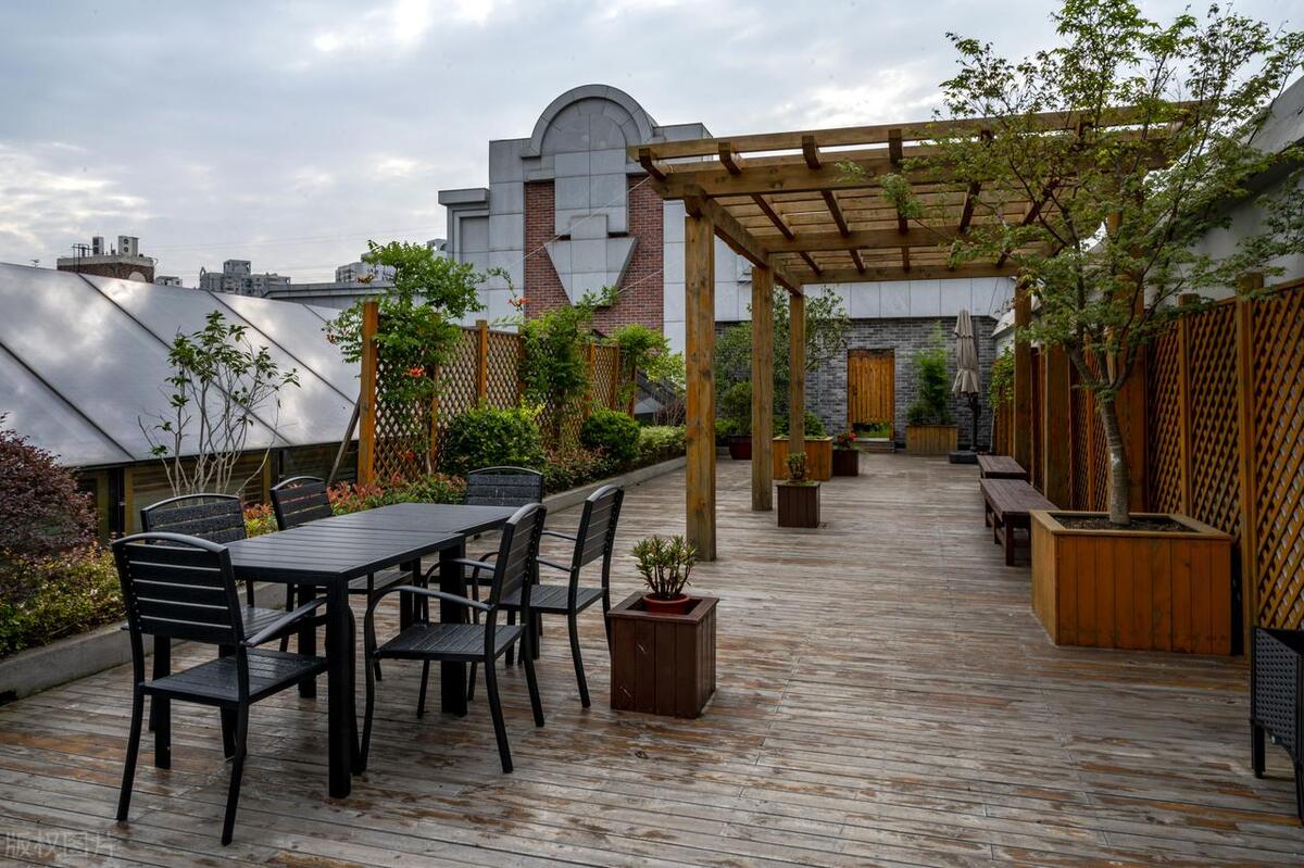 现在的一楼带花园房子怎么样,后悔没有买一楼带花园的房子