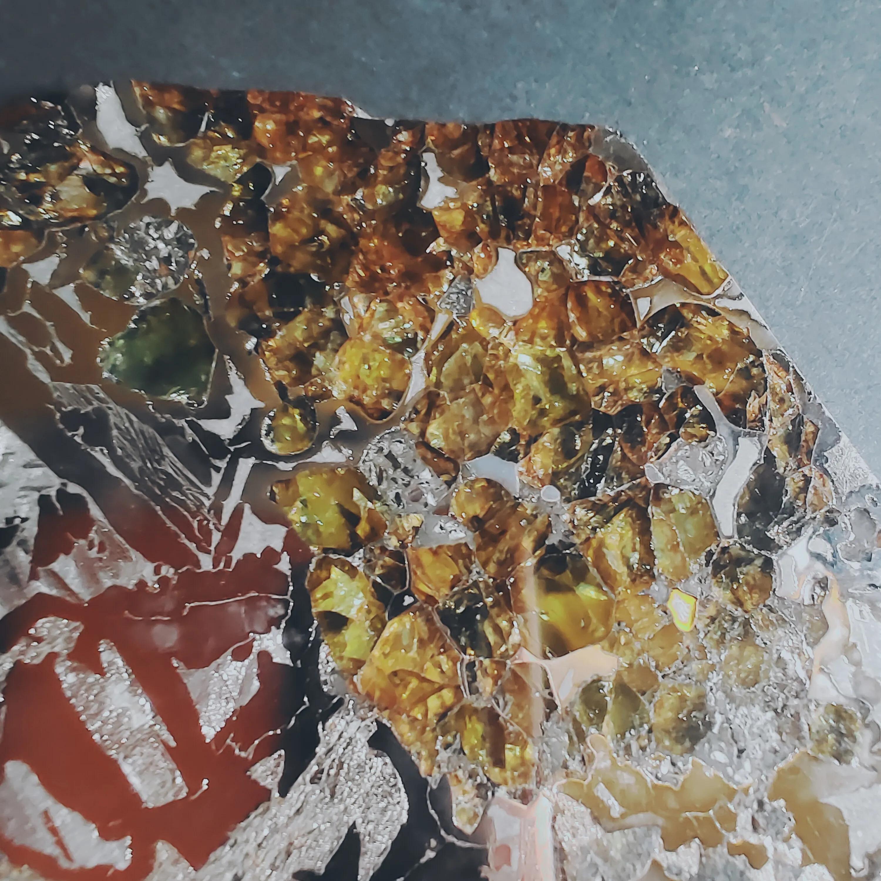 橄榄石原石真假鉴别方法,一招鉴别石陨石