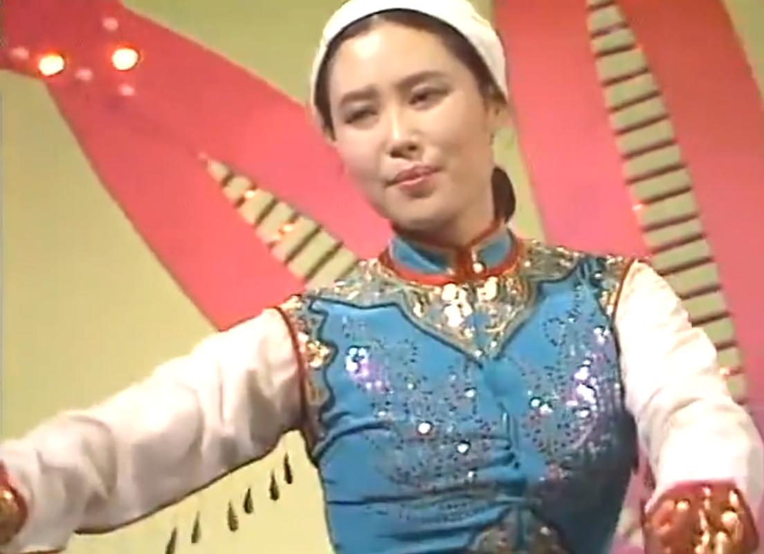 春晚现场吃鸡,39年前春晚