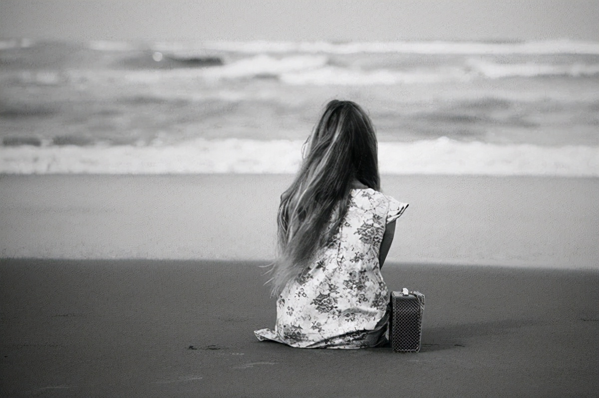 美国被监禁13年的少女,美国少女被继父囚禁19年