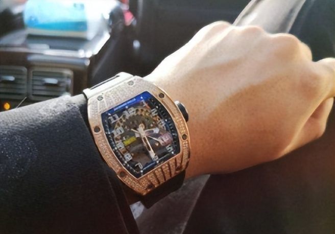 郭德纲讲述曹云金岳云鹏事件,当岳云鹏得知郭德纲被曹云金羞辱