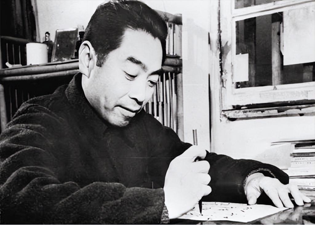 我国领导人都是如何评价蒋介石的?周总理评语中肯,毛主席最精辟