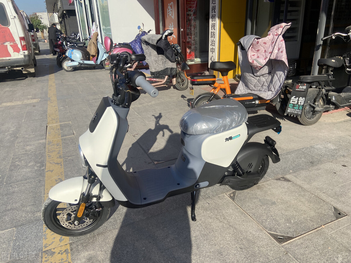 小牛电动车智能化体现在哪里,小牛电动和九号电动未来的发展