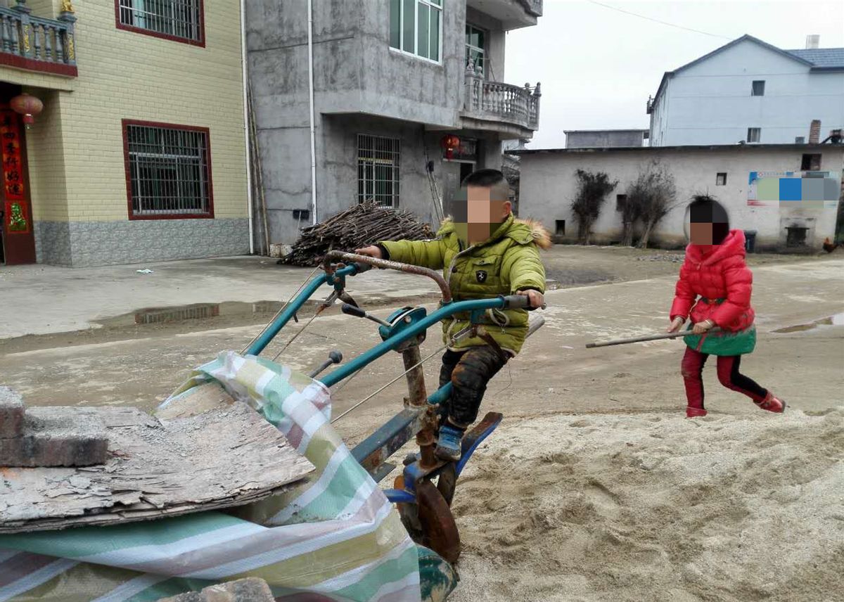 2岁女童被烧伤现场哭声让人揪心,6岁孩子被火烧伤后续