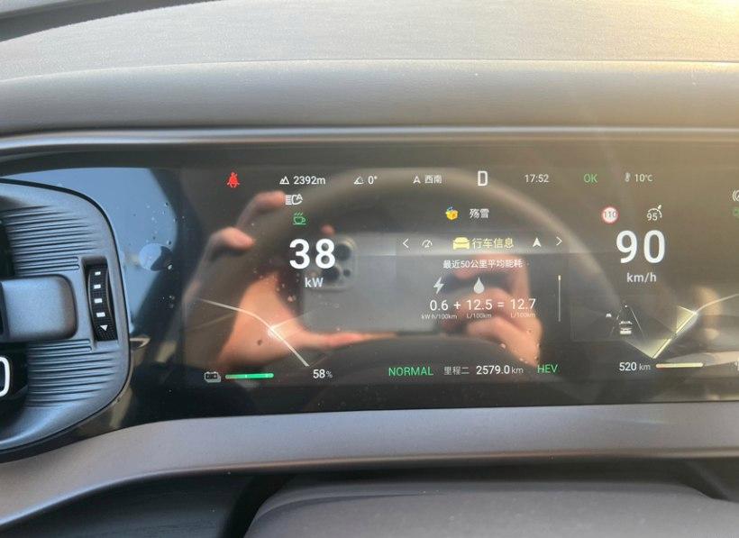 入手丰田,新款腾势d9开多少公里