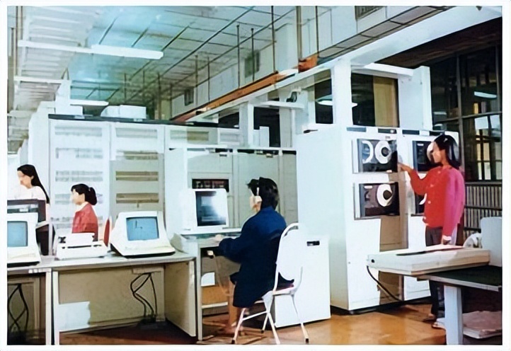 閫氫俊涔嬪彶,閫氫俊鎴樺彶