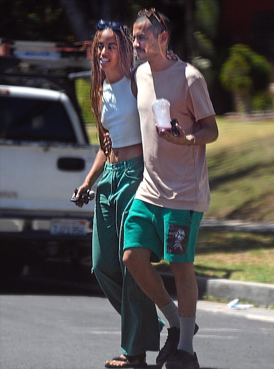 奥巴马女儿和男友约会,奥巴马最近和他女儿视频