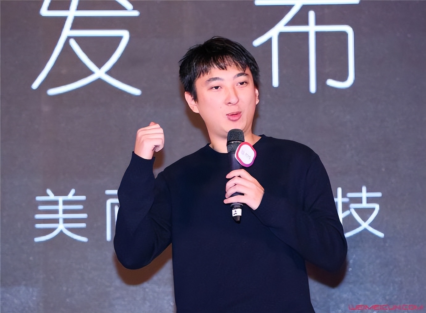 万达少爷王思聪，他的“消失”其实早就有迹可循，这是踢到铁板了