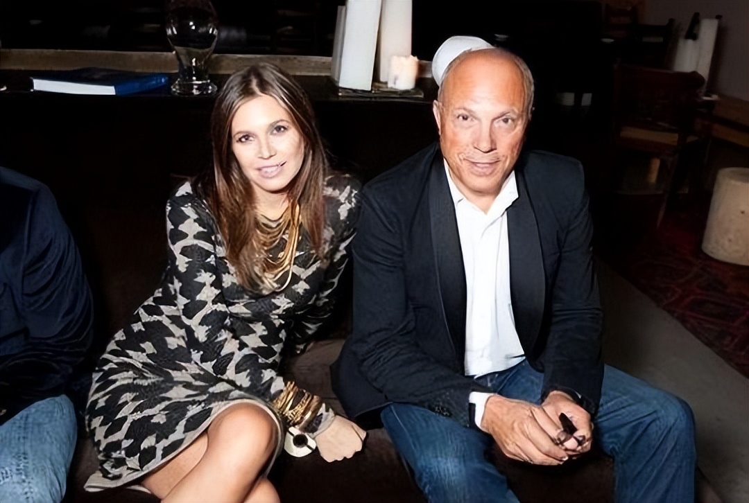 达莎·朱可娃和罗曼阿布拉莫维奇 (达瑞亚·达莎·朱可娃2009年)