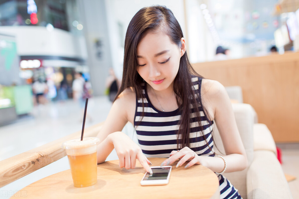 深夜，邻居女孩请我吃饭，我答应了，结局：差一点被套路