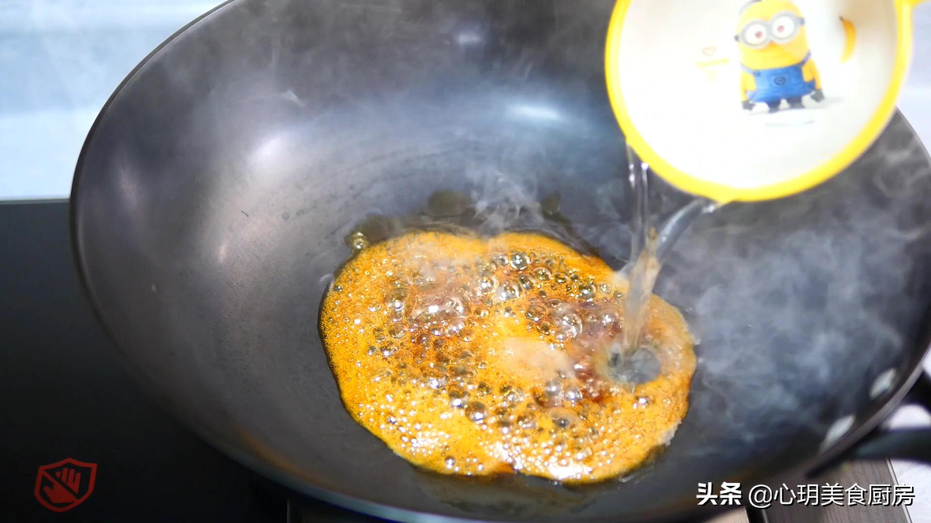 一瓶牛奶两个鸡蛋，教你在家自制焦糖布丁，孩子说：比吃豆腐还嫩