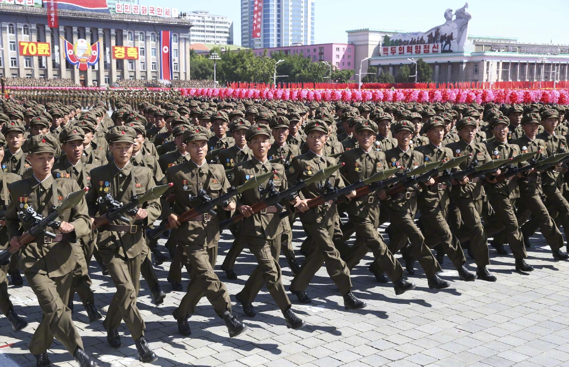 实拍朝鲜街道的情况，被美国制裁这么久，朝鲜人如今过的怎么样？