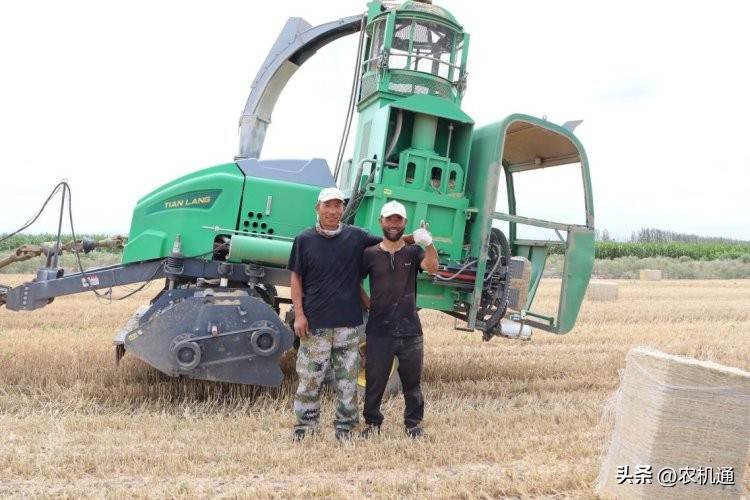 最快一分钟打捆3包，天朗打捆机成昌吉小伙的赚钱利器