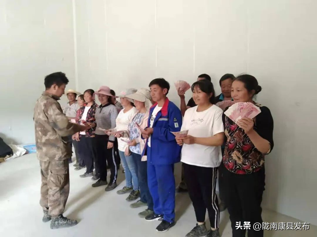 【身边榜样】(第4期)——三河坝镇县政协委员郭睿:乡村振兴路上的产业致富带头人