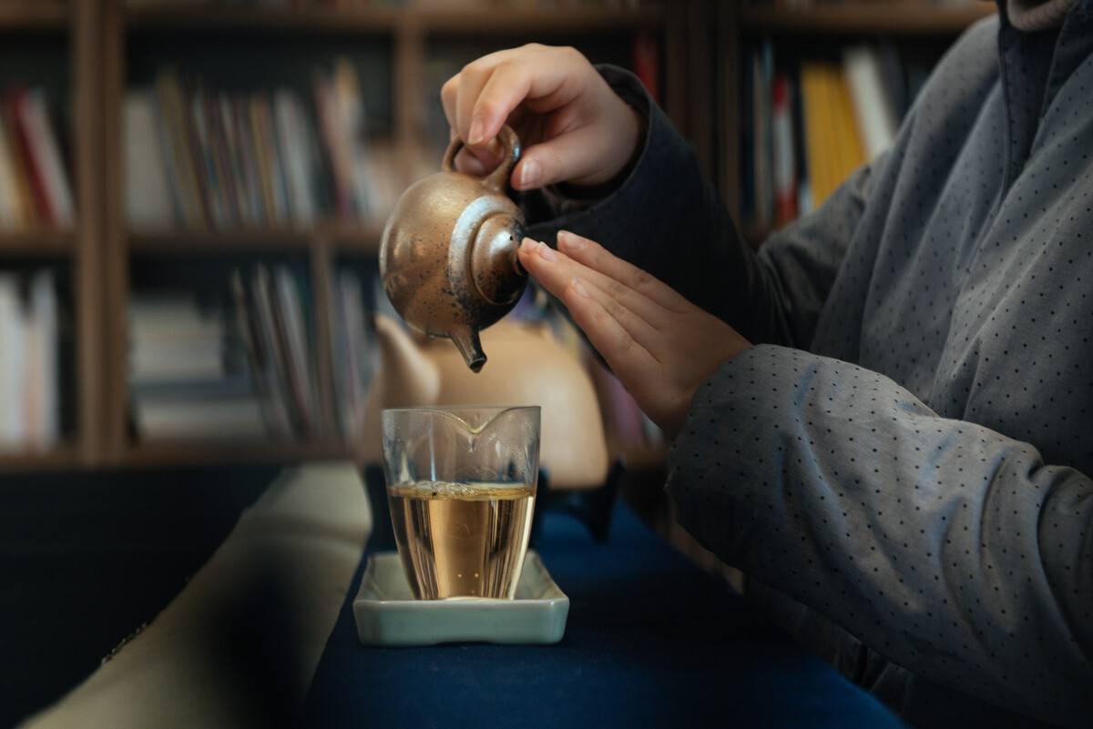 全自动茶盘和半自动茶盘的区别,茶盘全自动的好还是光茶盘好