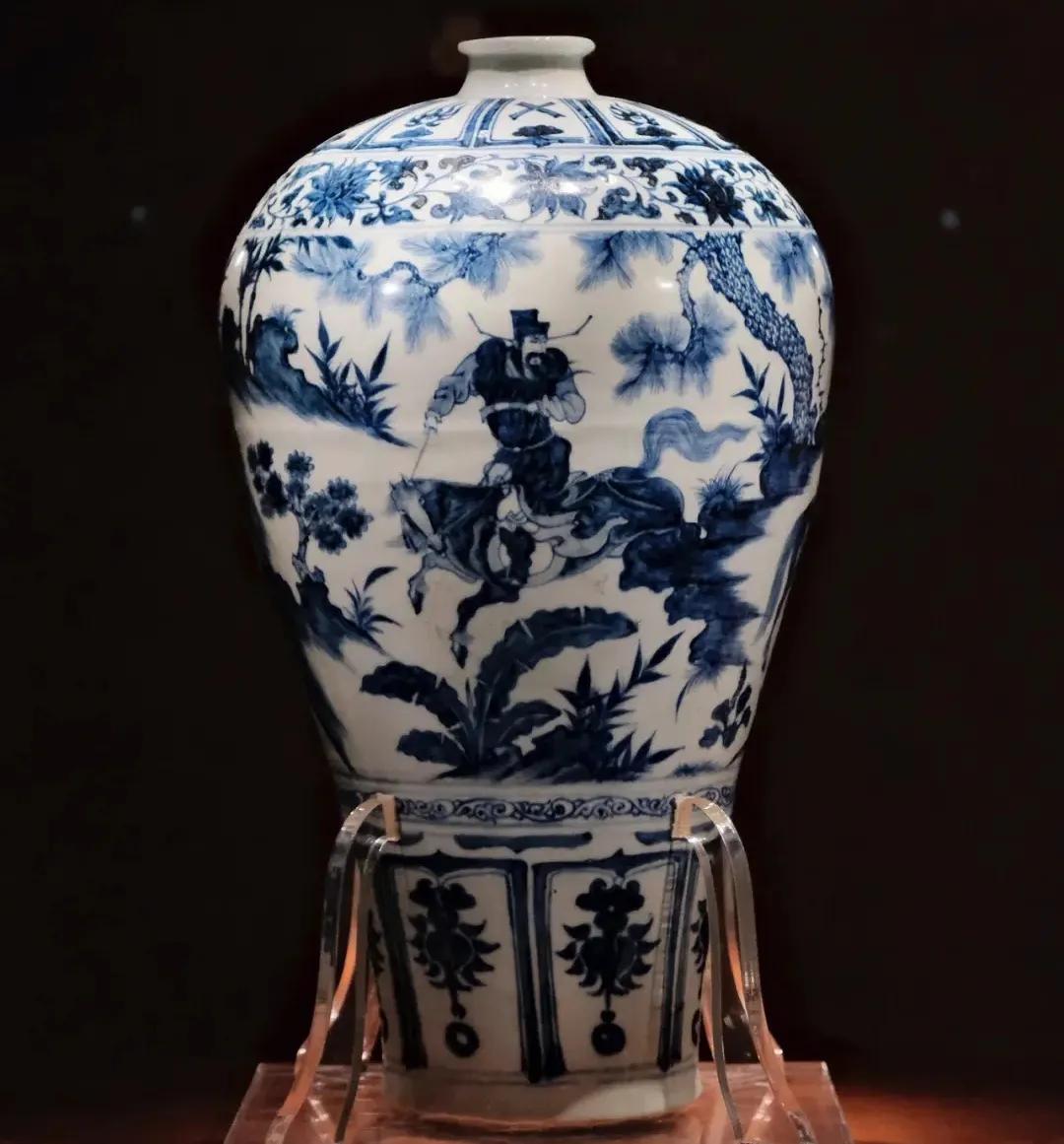 南京博物馆镇馆之宝元青花梅瓶,元代青花瓷器萧何月下追韩信梅瓶
