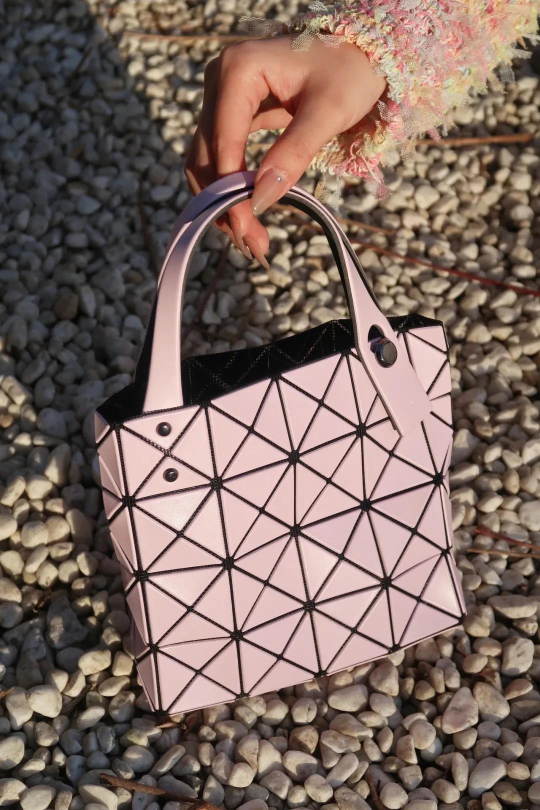 倪妮和张小斐脸型,倪妮和张小斐谁更好看