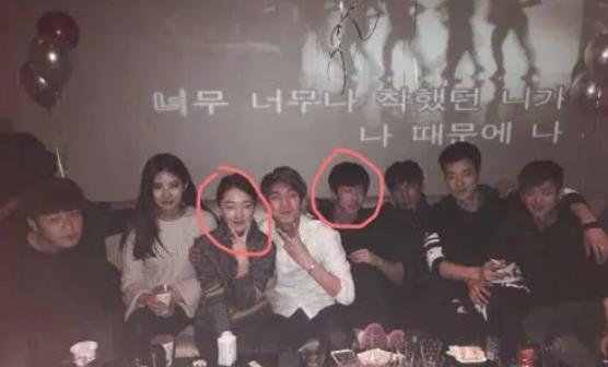 周冬雨妈妈与继父,周冬雨和父母相认