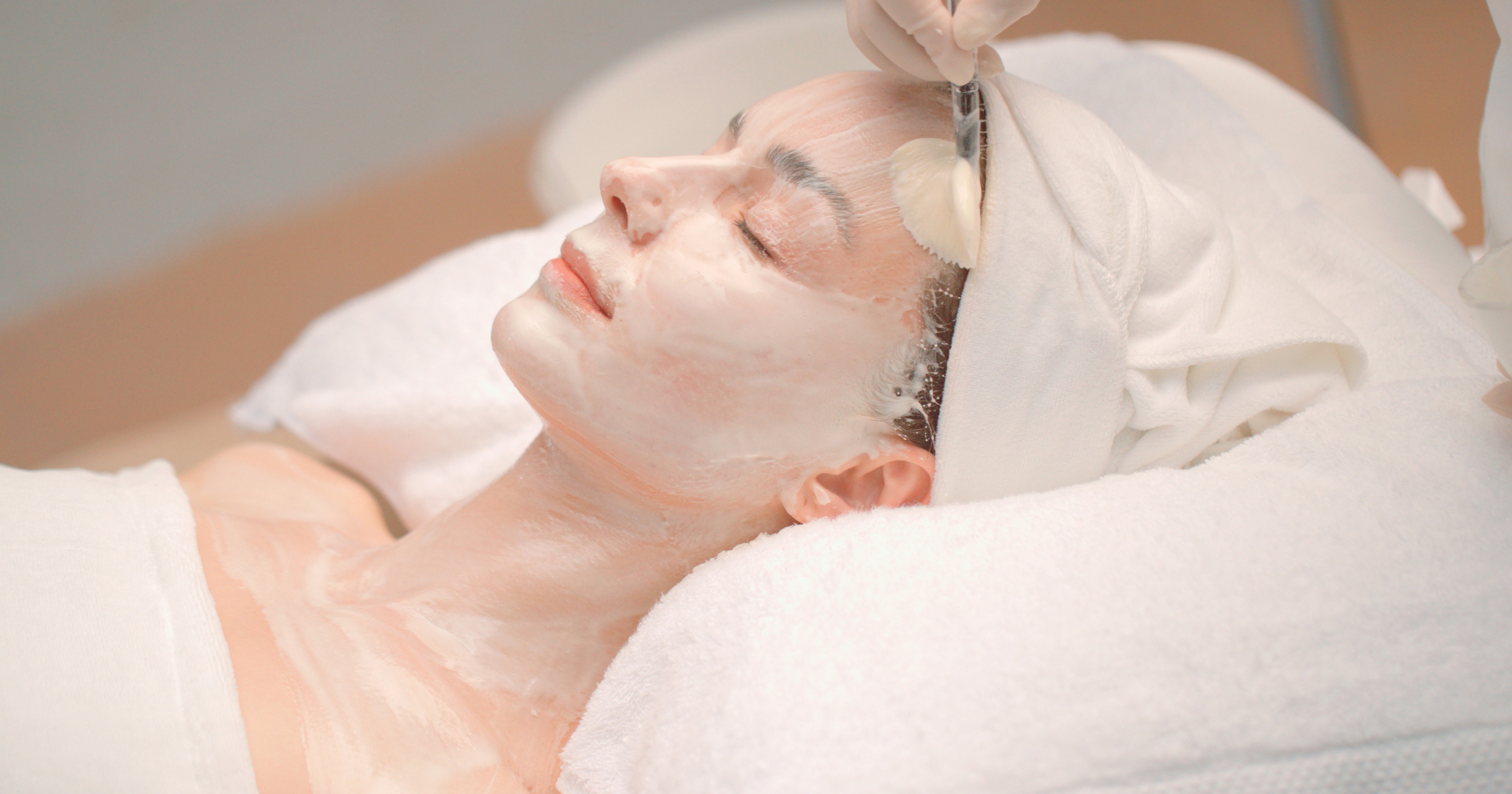 美白乳全身冷白皮,学生党怎么养成冷白皮