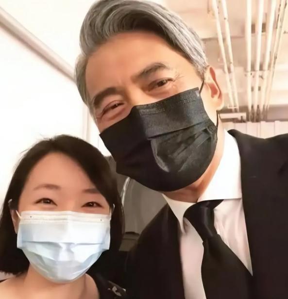 十位穿西装的男明星你最喜欢谁,穿西装很帅的一个男的