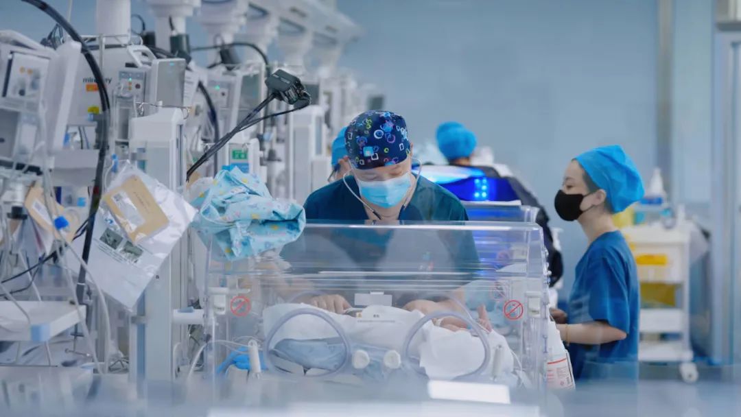 儿科病房里的漫长季节