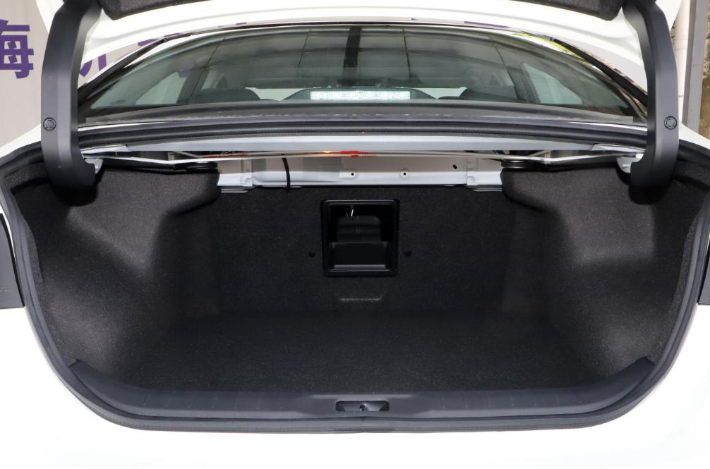 21款天籁2.0l智行试驾,21款天籁2.0l智行领航版几个音响