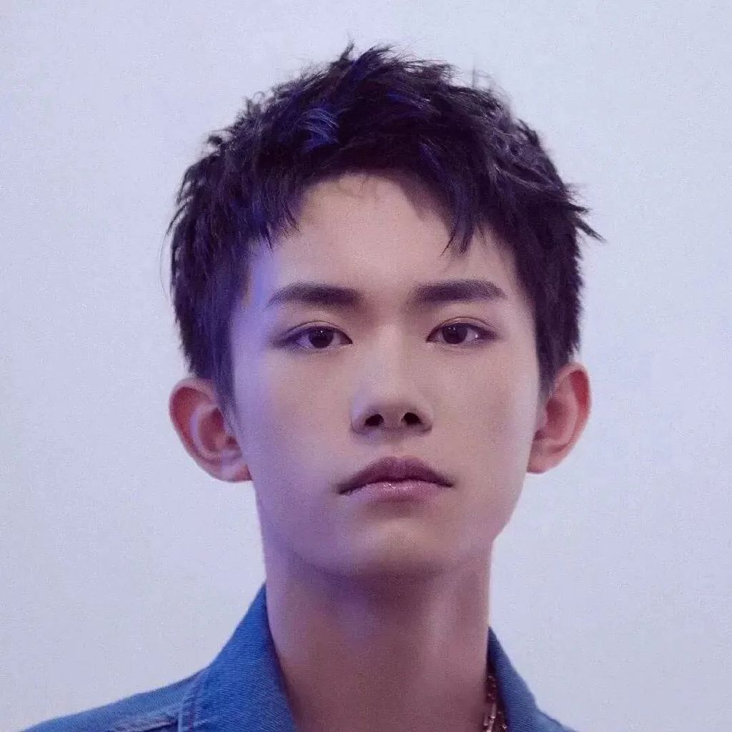 男士头发稀少适合剪什么发型,35到40岁的男士发型怎么剪