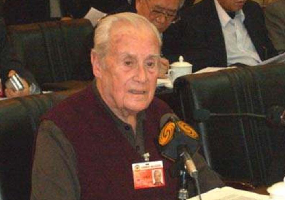 娶中国女演员，奋斗16年终入中国籍的沙博理，直言：我的根在中国