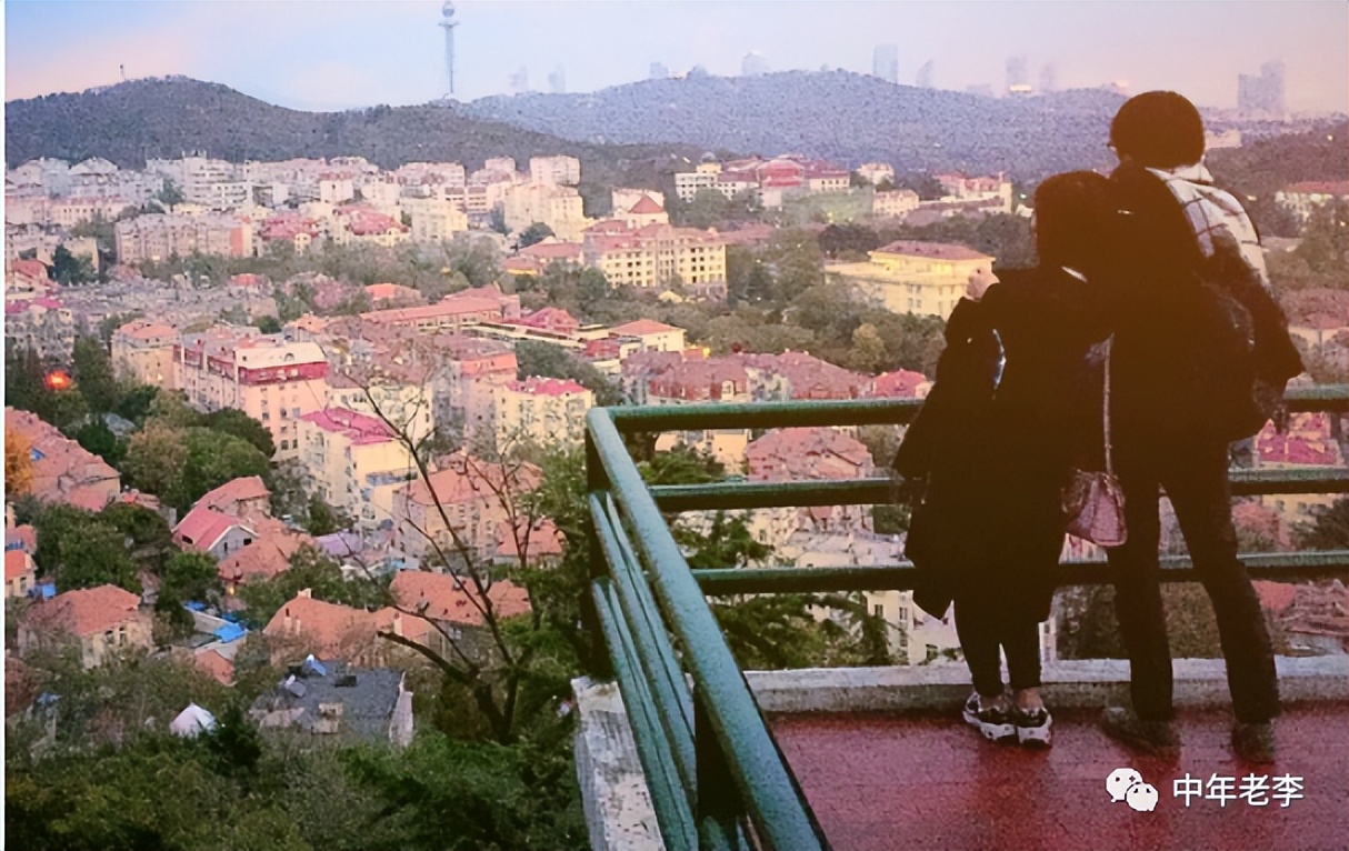 相亲几天就订婚了但感觉没有话题,订婚后在一起还是异地没话题