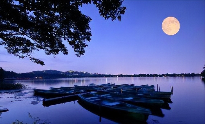 李白秋月无边全文,李白最经典的十首诗