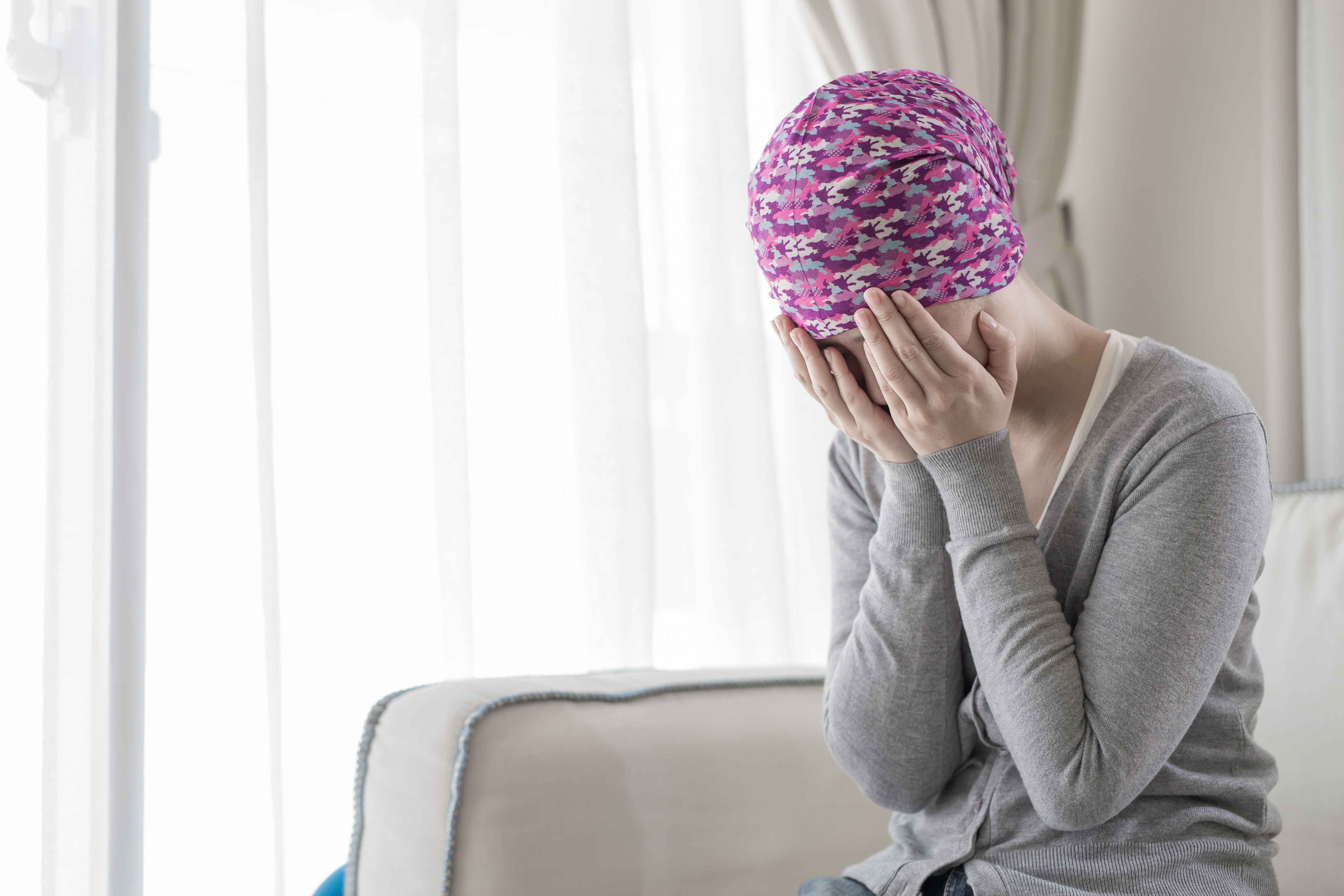 脚趾甲变厚发黄是癌症,脚趾出现这三种情况可能是癌症