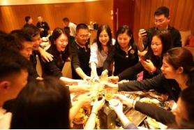 红瓦绿树碧海蓝天视频,红瓦绿树碧海蓝天图文