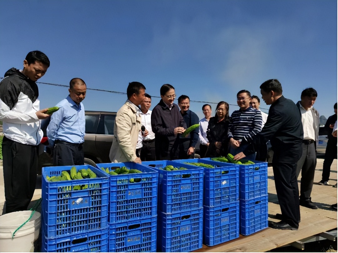 同饮一江水共享南北情,同饮一江水粤桂一家亲