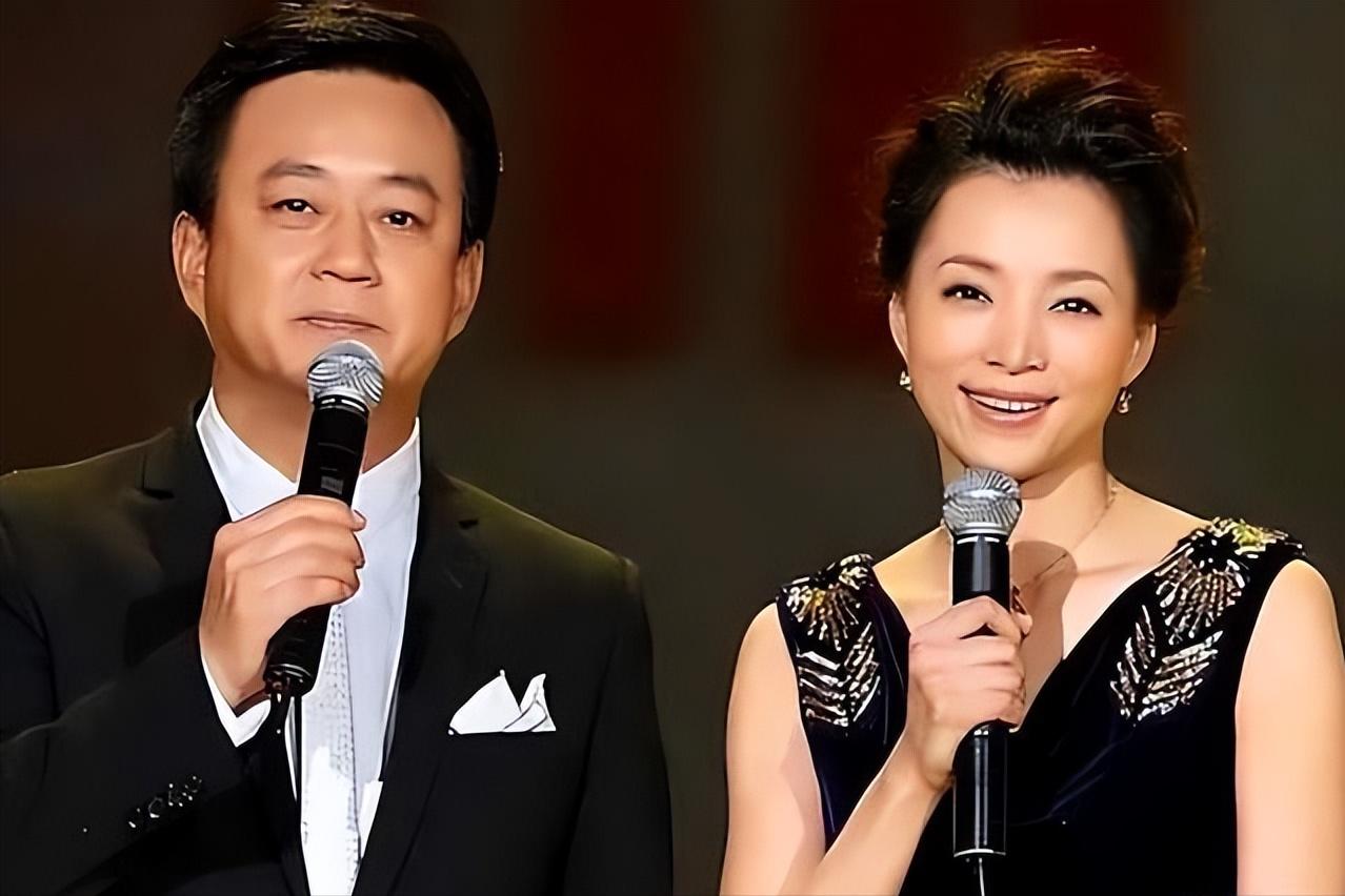 春晚主持人董卿周涛朱迅李思思,春晚主持人董卿朱迅周涛