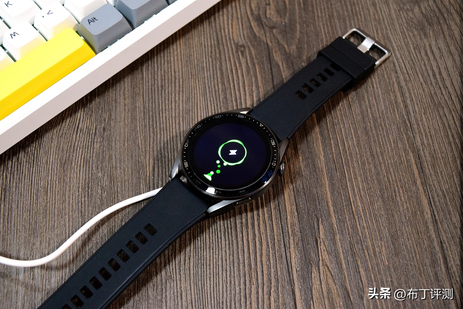 华为手表和荣耀智能手表哪个好,华为手表智能手表