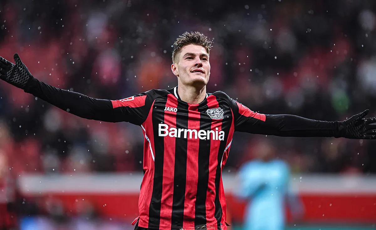 欧洲转会汇总：米兰欲签欧洲杯金靴接班伊布，5豪门争夺巴萨中场