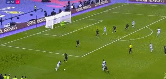 梅西进球c罗滑跪,梅西进球c罗跪滑图