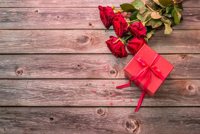 老公不给钱不管孩子什么心理,老公不给钱不管孩子要不要离婚