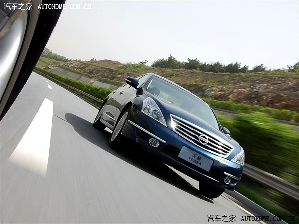 有颗强大心脏评全新日产天籁,日产天籁2021款2.0舒适版测试视频