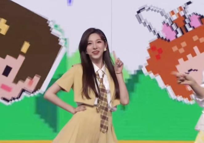 央视一姐李红现状,央视一姐长相不输董卿