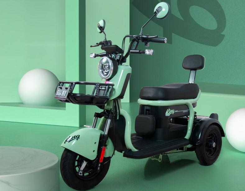 无需上牌的电动小三轮最新,老年人脚蹬小三轮车价格