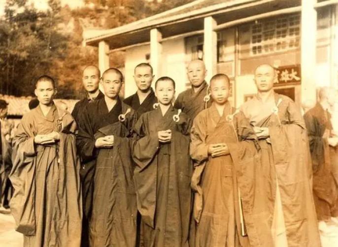 灏戞灄瀵烘渶浼氳禋閽辩殑鍜屽皻,灏戞灄瀵轰负浣曞彨灏戞灄闆嗗洟