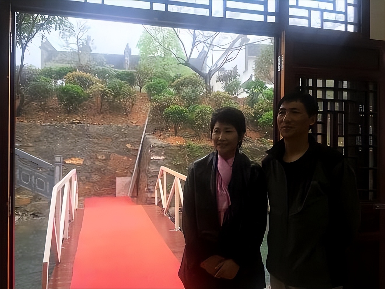 央视女主持人宁辛,主持人宁辛及丈夫近况