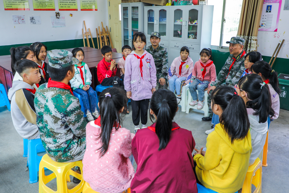 走进乡村小学献一份爱心,走进乡村小学献爱心