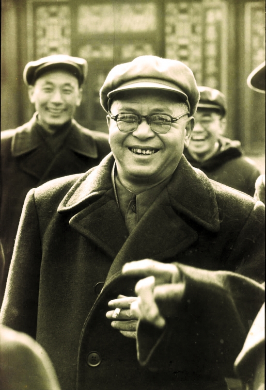 历史剧海瑞罢官事件,海瑞罢官历史剧发表时间