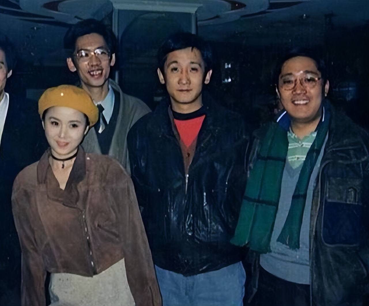 她曾是大明星，丈夫诈骗5700万，她替夫还债9年，卖房救夫